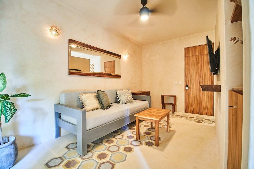 Ikal Gh 02 By Lockey