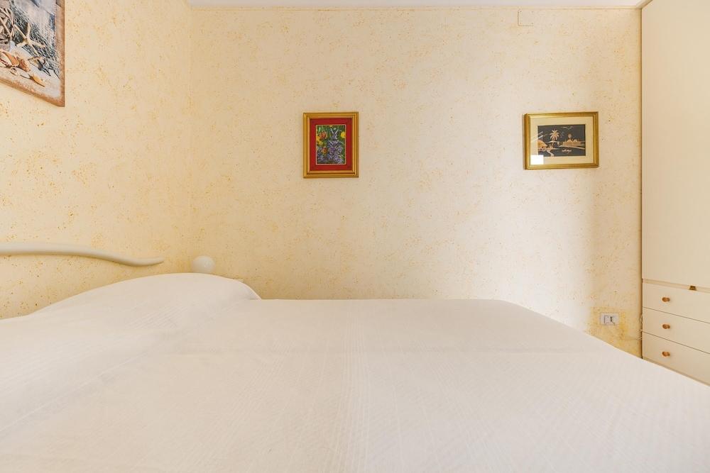 2759 Casa Leonard by Barbarhouse