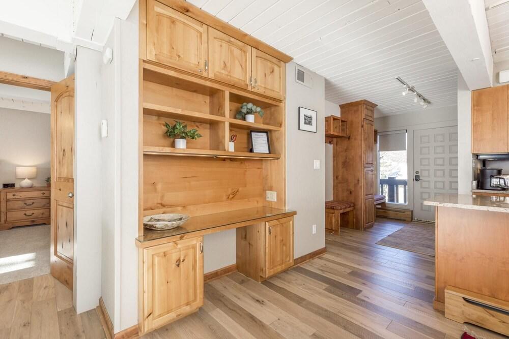 True Ski-in Ski-out Stunning Mountain Views