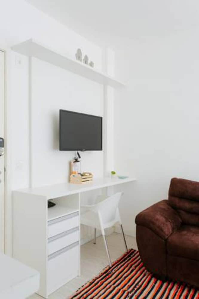 Av0408 Studio Avanhandava