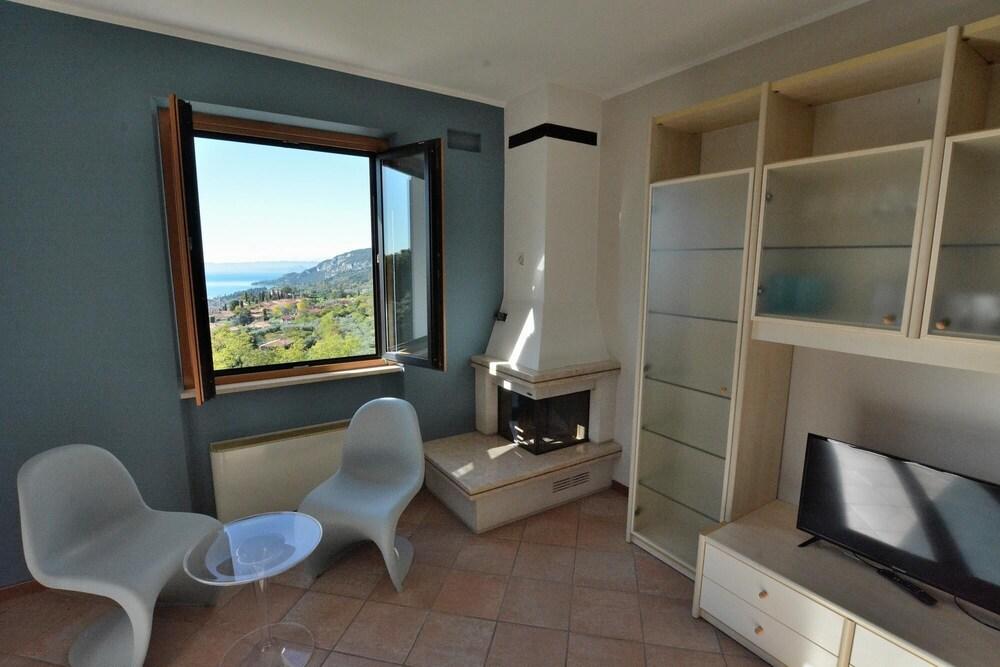 Montegolo Four Apartment