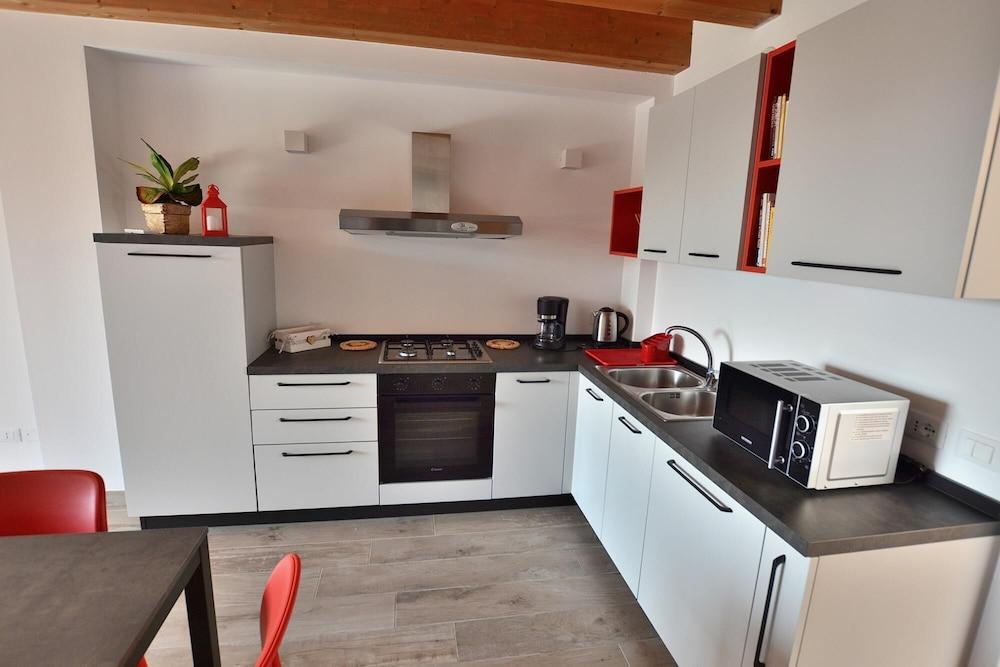 Red Apartment Marciaga