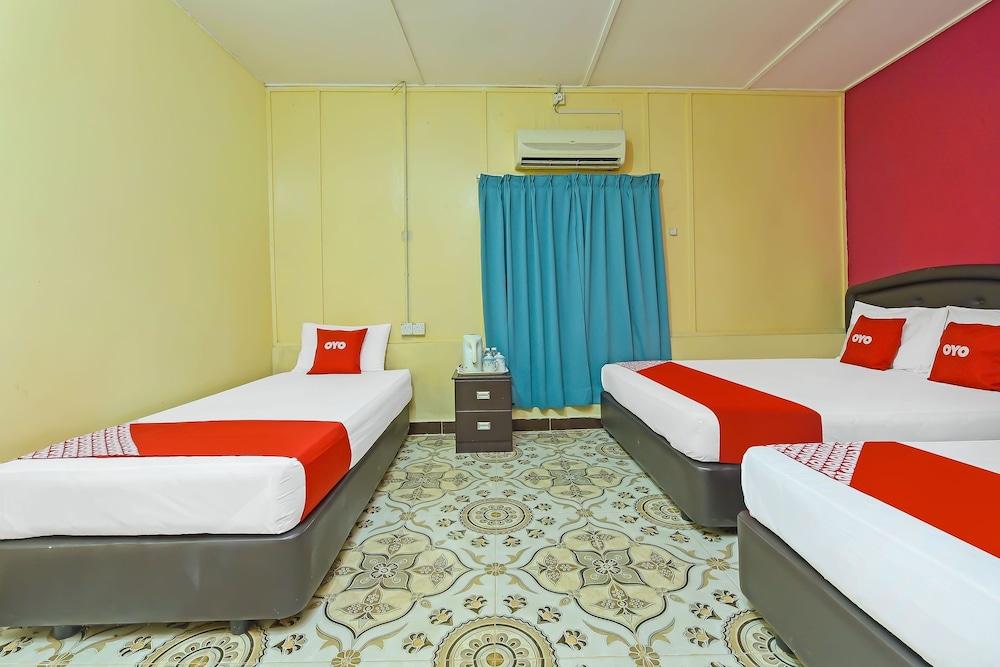 OYO 90675 Holiday View Inn