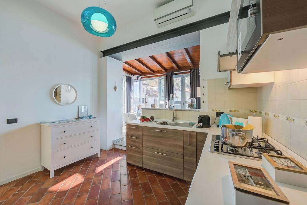 Stella Del Lago Pied Dans L'eau