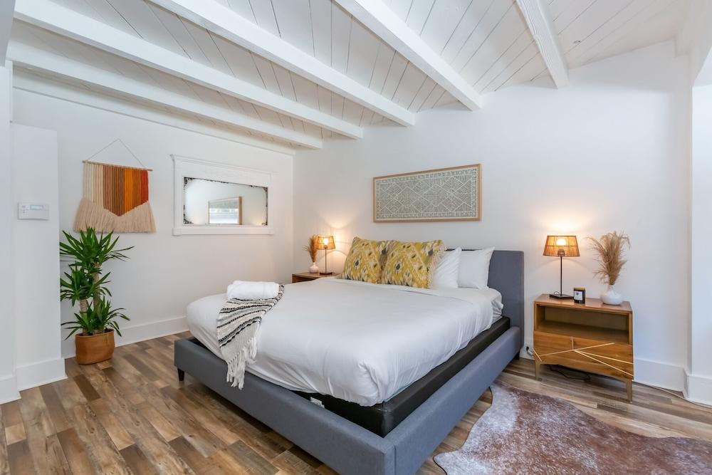 Casa del Mar by Oraklus