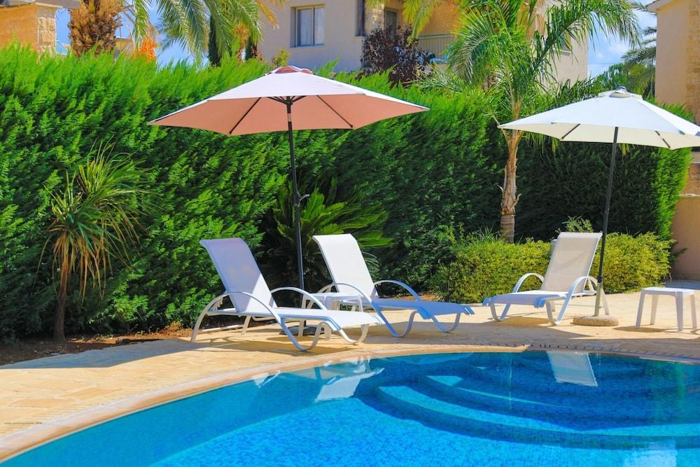 Villa Liberty in Polis