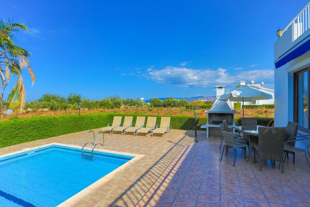 Villa Stavriella in Latchi