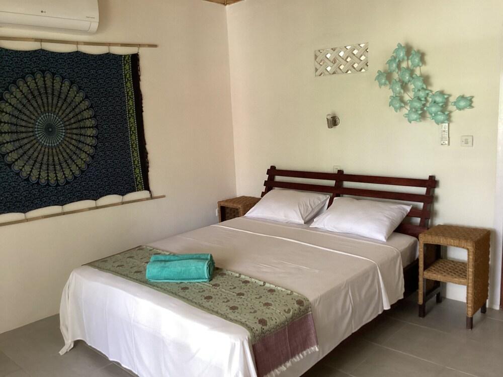 Juliantos by the sea