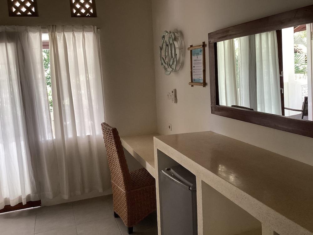 Juliantos by the sea