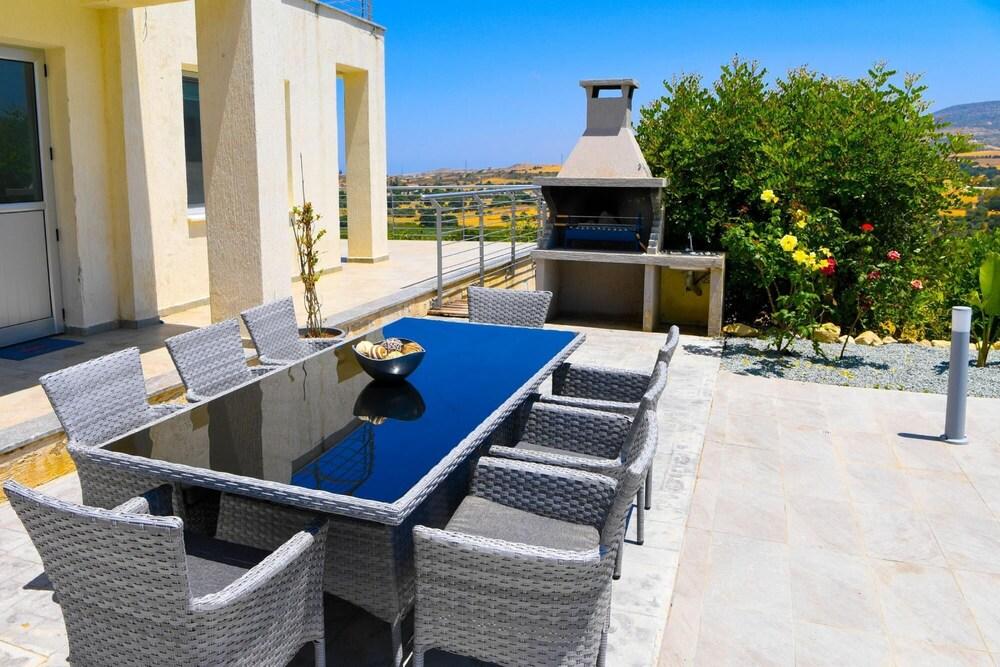 Villa In Paradise in Goudi