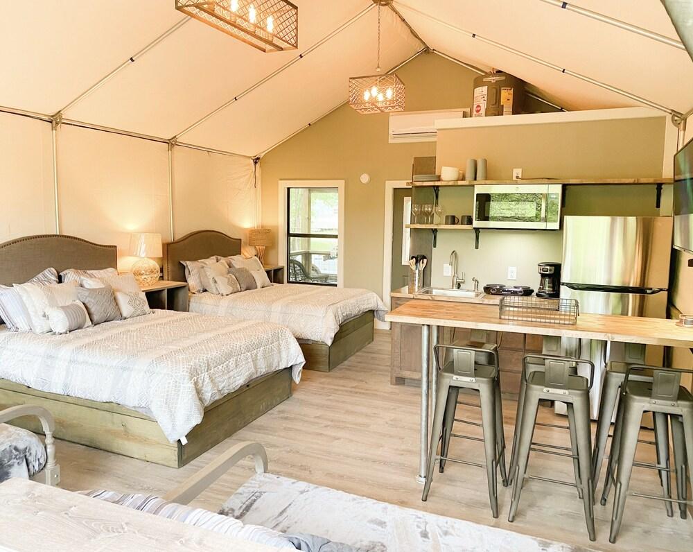 20 Son's Rio Cibolo - Birdhouse Cabin