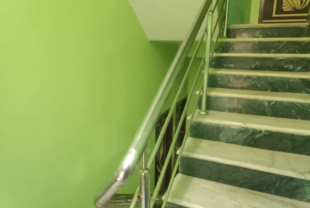 Goroomgo Lovely Star Inn Puri