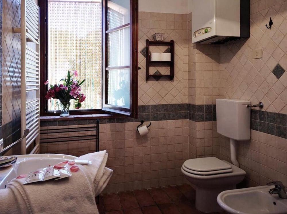 Olive apt With Shared Pool