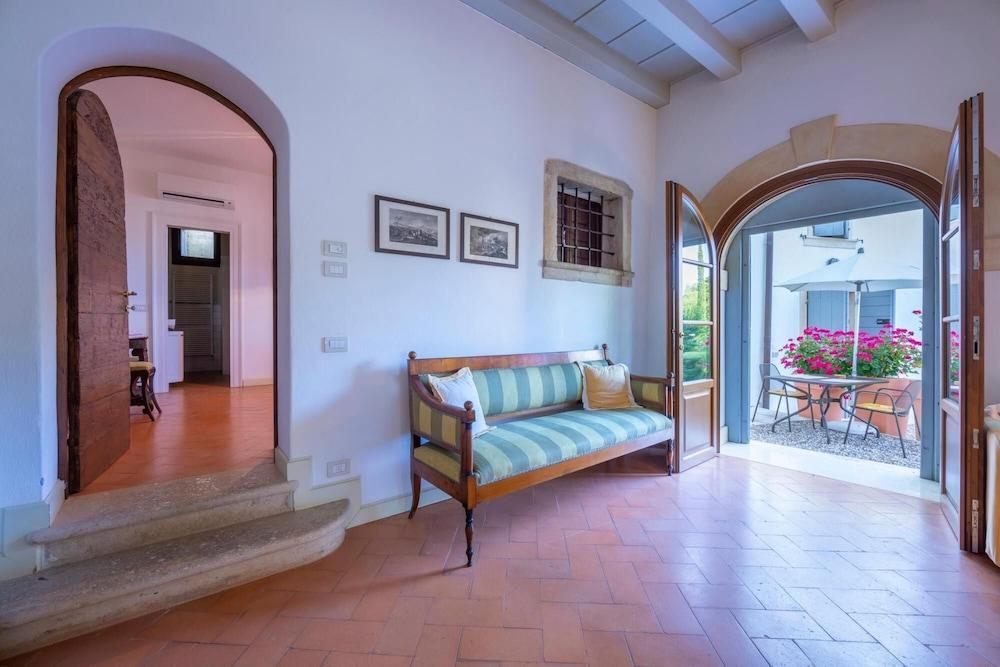 Villa Faccioli Limone With Shared Pool
