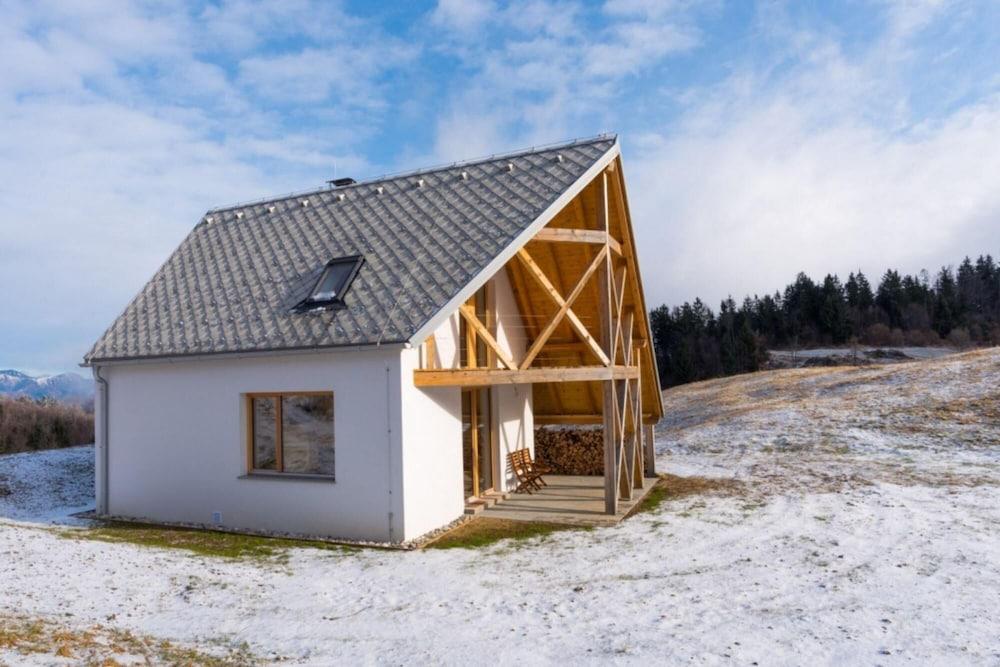 House On The Hill Wellness Chalet