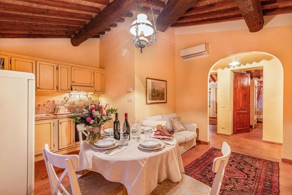 Dante With Whirlpool Sauna and Pool