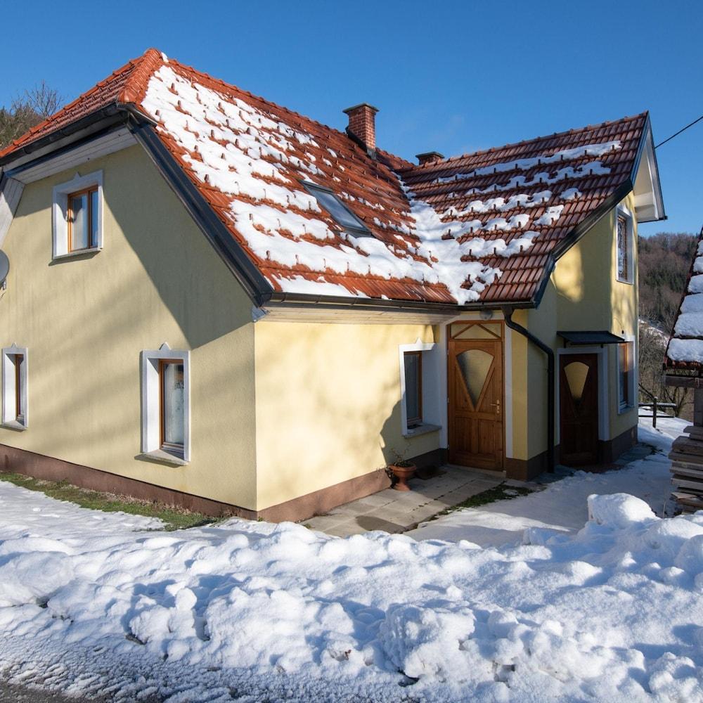 Farmhouse Raspberry Pool Wellness
