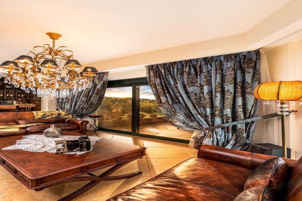 Pool Villa Golden Crest 200mt From sea