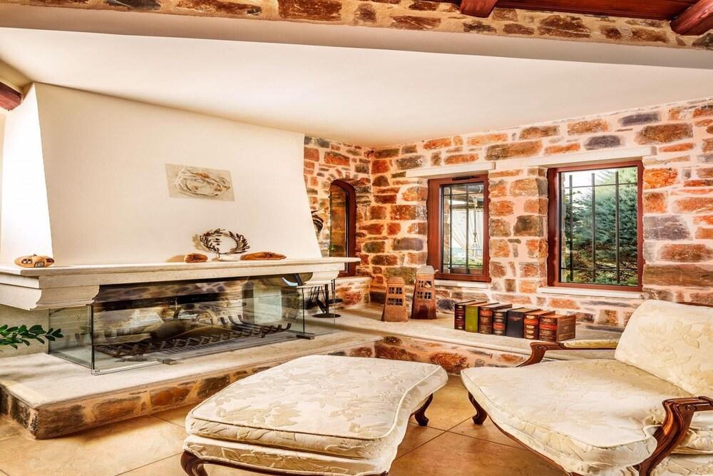 Pool Villa Golden Crest 200mt From sea