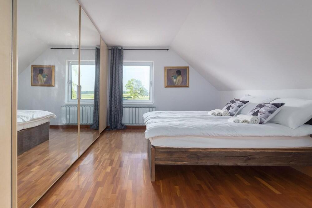 Pool Villa Izabela With Wellness