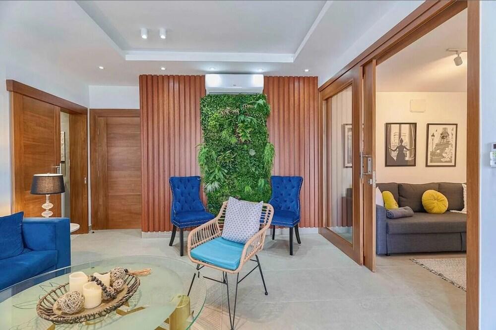 302 Torreco STudio GoodLong Term Stay