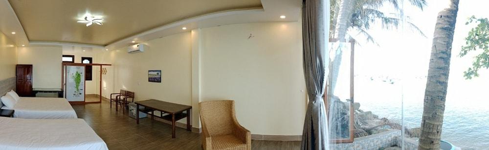 Phu Quoc Harbour View Villa