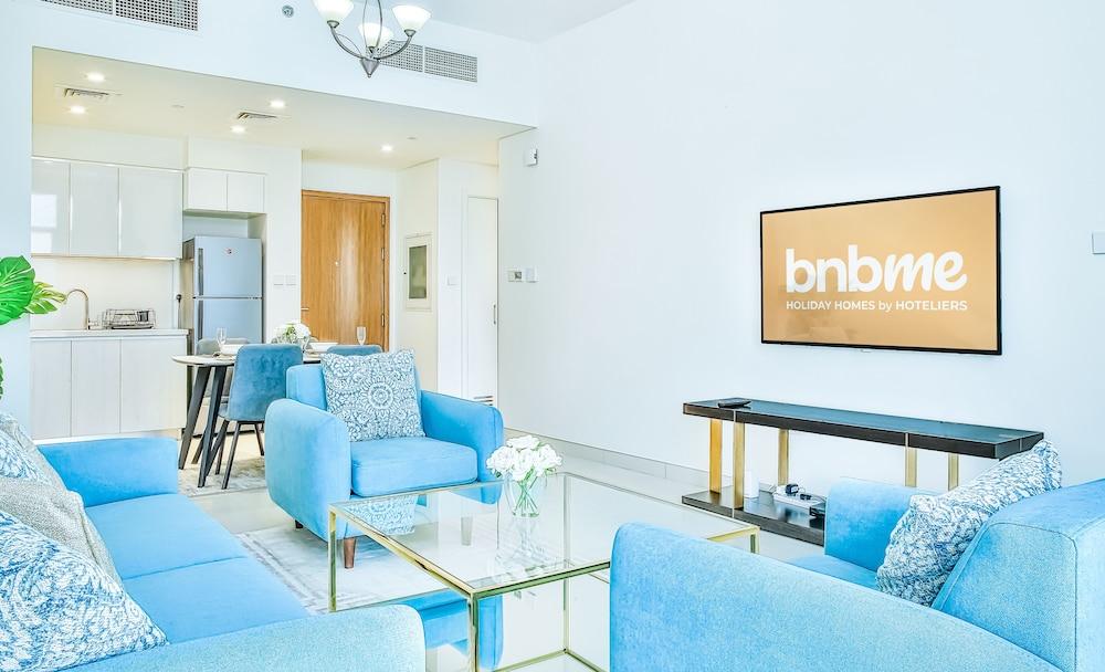 1B- Parkpoint- Tower D 104 by Bnb homes