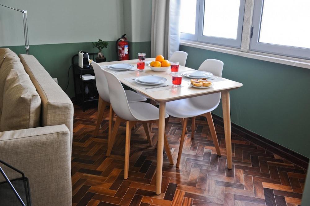 Prosecco Lifestyle in Lisbon by Misha s Place 4B