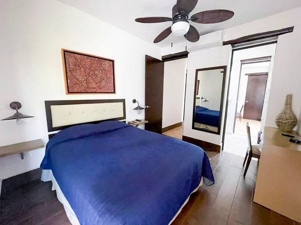 Marvelous Las Palmas Apartments Pool