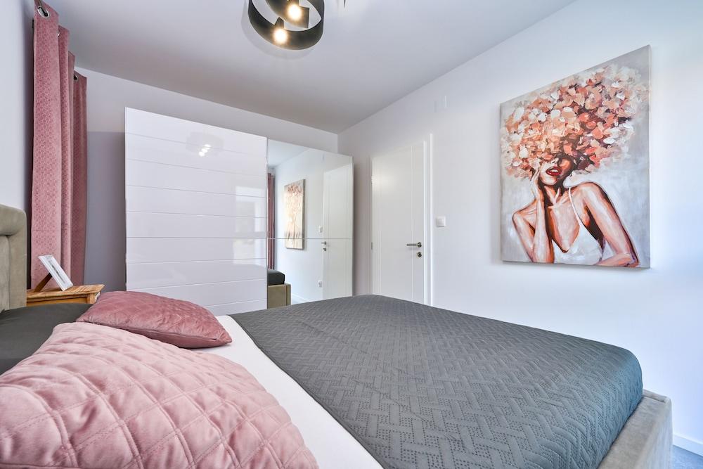 Imperial Apartment with Private Pool