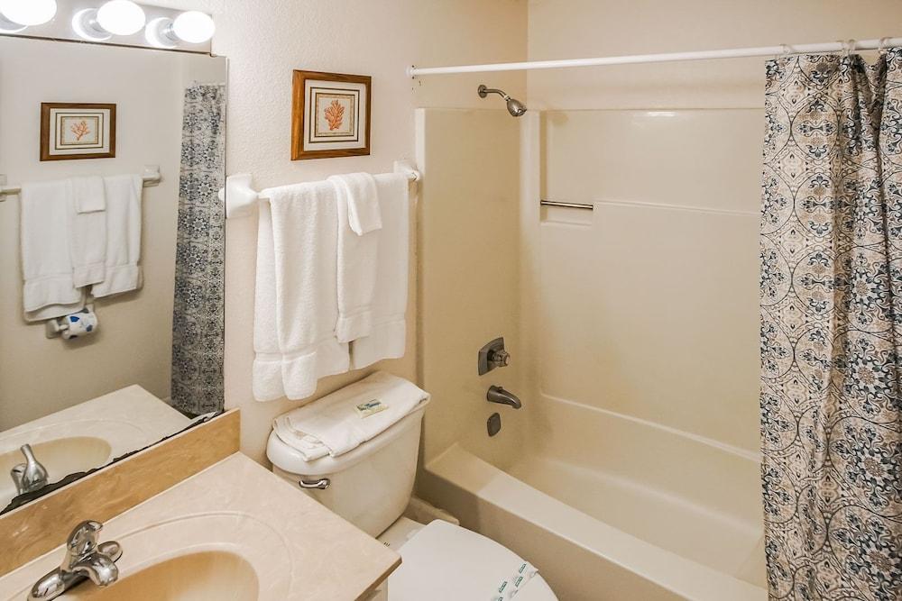 Paradise Isle Resort