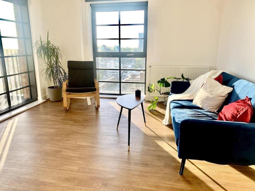 Luxury Entire 2 Bedroom Flat - Wembley Stadium