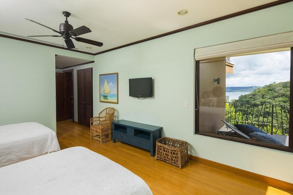 Vista Hermosa Ocean Views