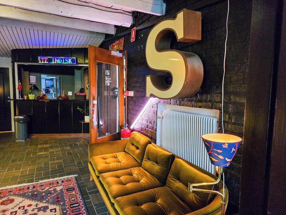 Nature Shelter Hotel