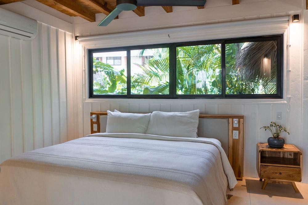 Blue Mist Hotel & Beach Club