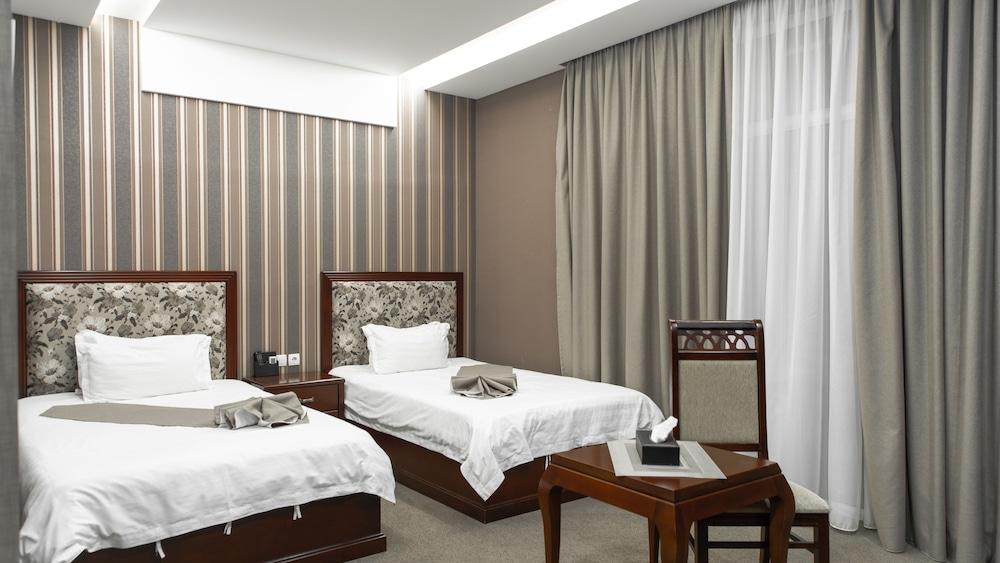 Charos Deluxe Resort