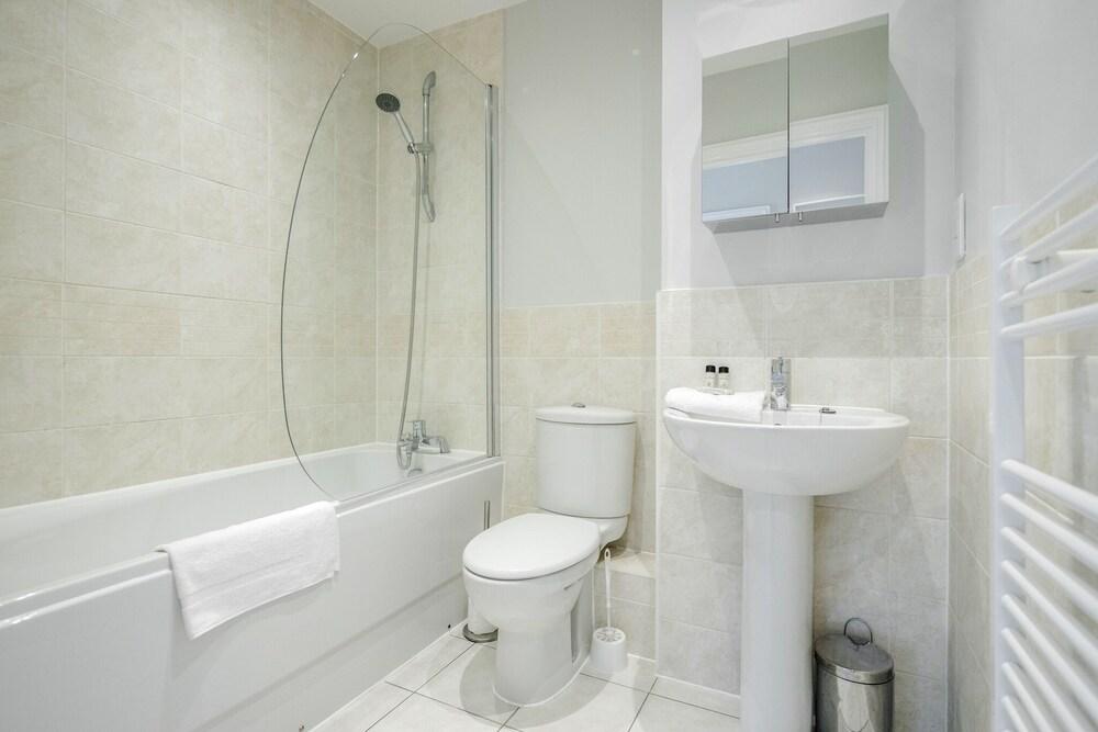 Roomspace Apartments -King Johns Place