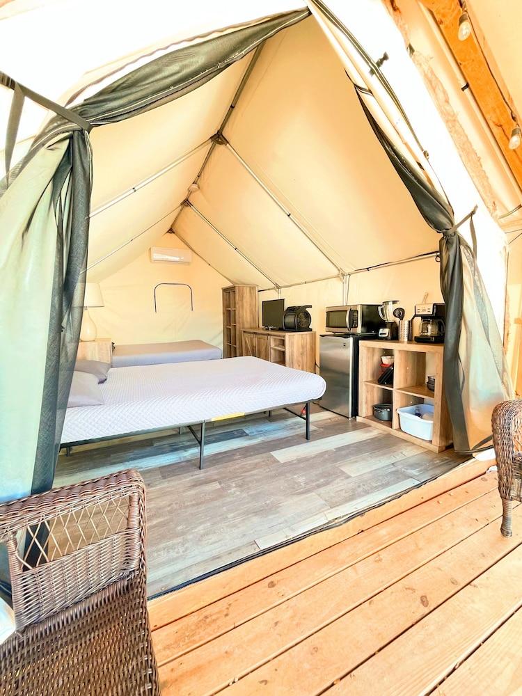 Son's Rio Cibolo - Glamping Cabin E