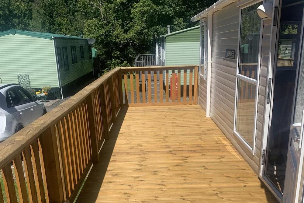 Devine's Caravan Sleeps 6 by River