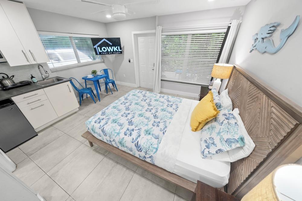 Casa Cordova by Lowkl