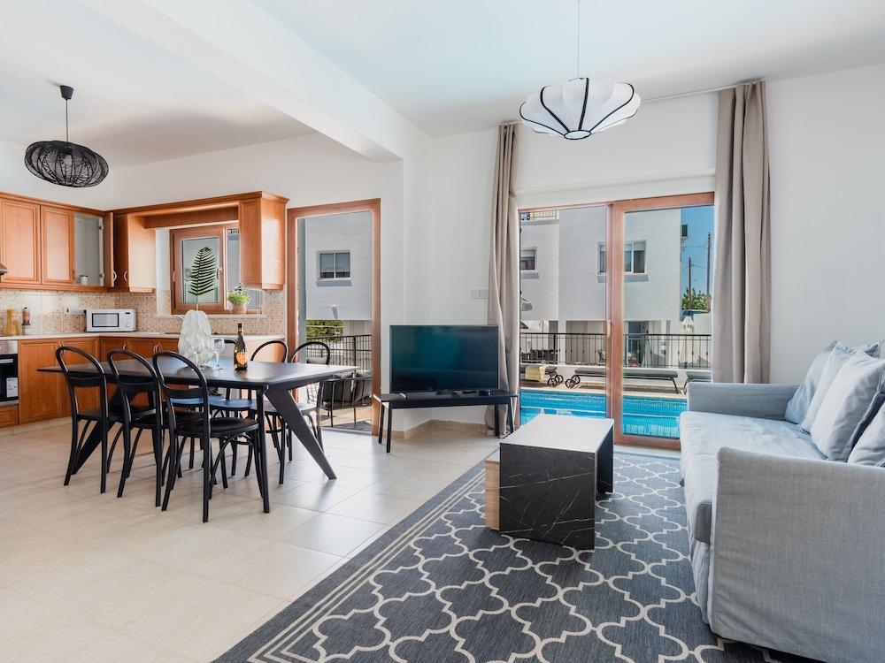 Sanders White Mountains - Amazing Villa With Pool