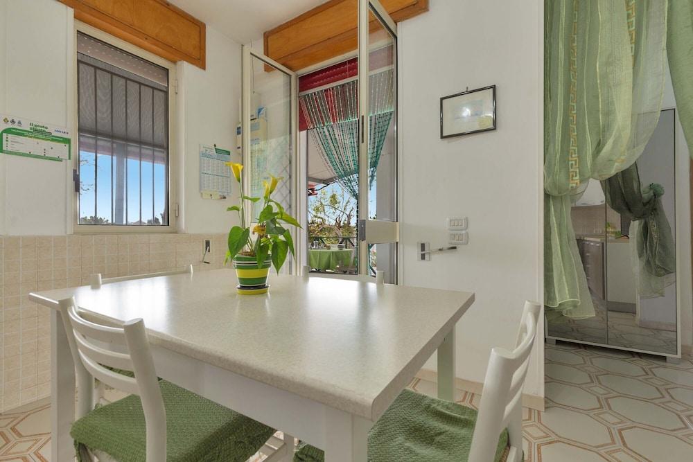 2338 Bilo Imma B by Barbarhouse