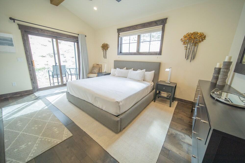 Alders 42 Outpost Dr