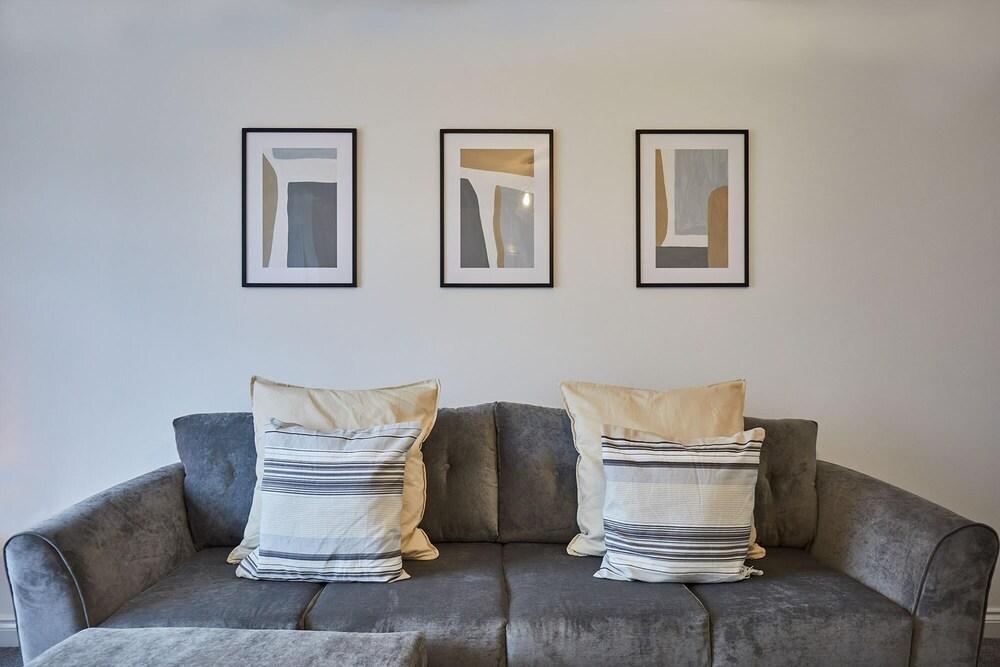 Host Stay Cherry Blossom Corner