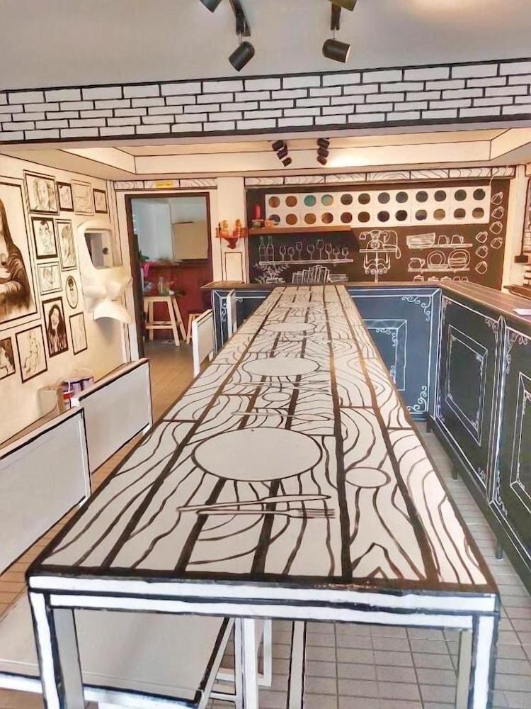 RoomQuest Chiang Mai Tha Phae