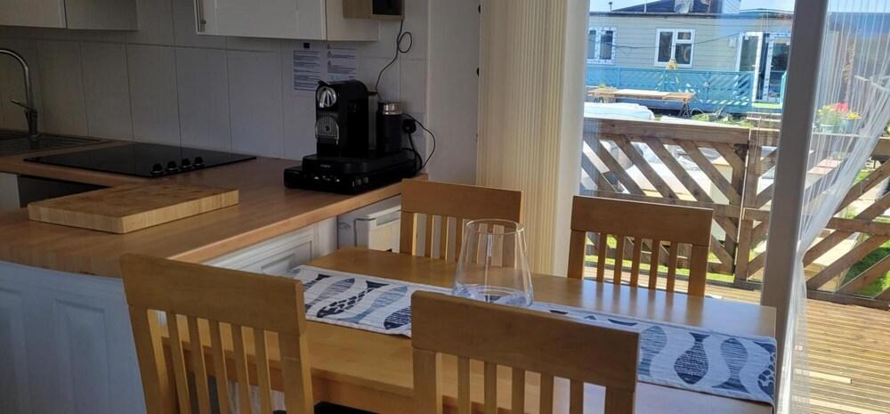 19C Medmerry Park 2 Bedroom Chalet