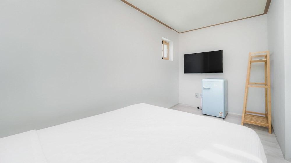 Goseong Leumeleu63 Pension