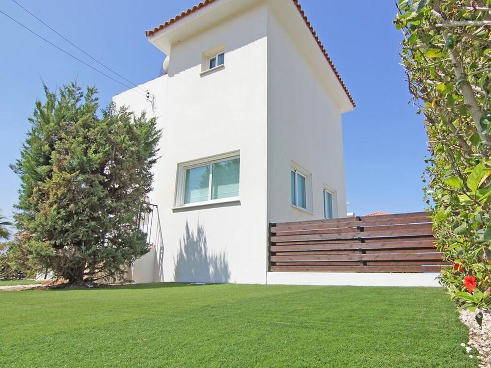 Anette Protaras in Protaras