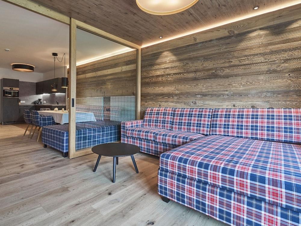 The Peak S Lden in S Lden