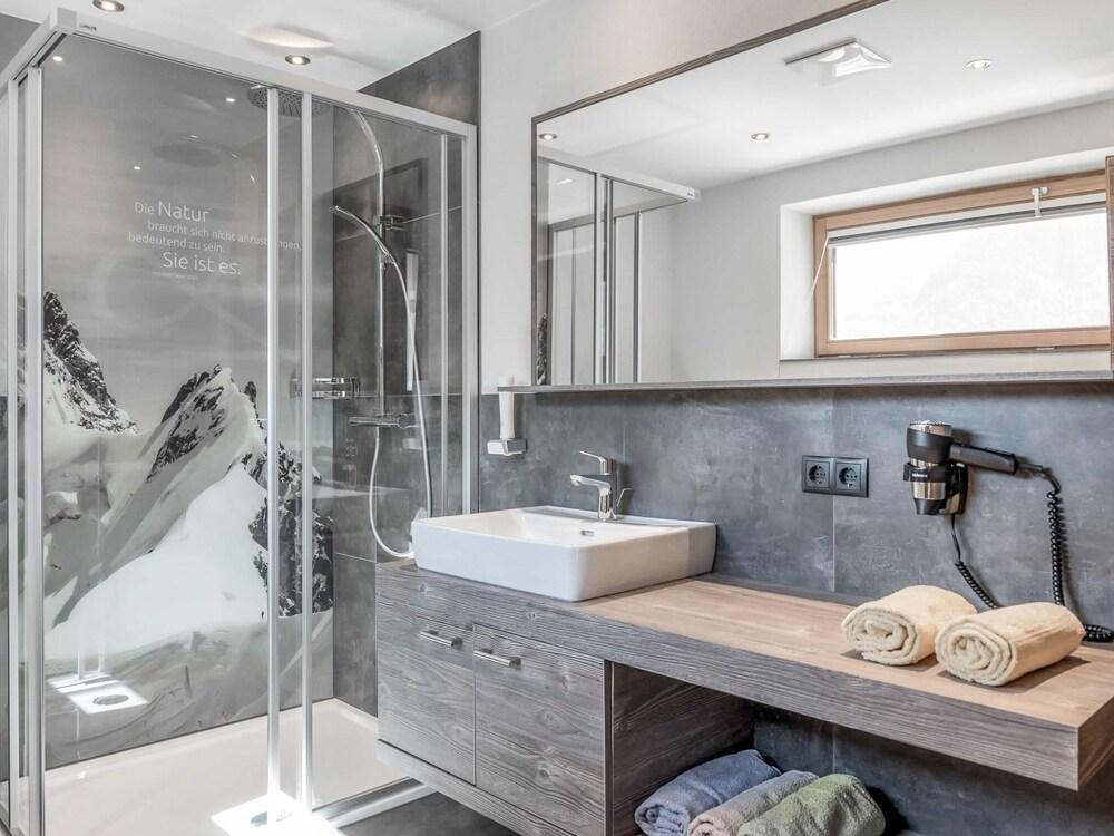 The Peak S Lden in S Lden